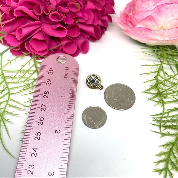 VINTAGE⚜️Geometric Golden Little Tack Pin - Picture 6 of 6